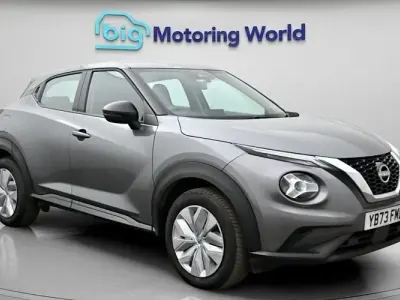 Używany Nissan Juke Acenta 114 KM (83 kW) 2023 Szary SUV