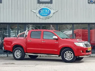 Used Toyota HiLux 171 HP (125 kW) 2013 Red Pickup