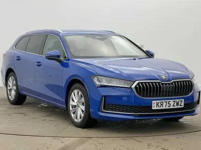Used Skoda Superb SE Technology 147 HP (108 kW) 2025 Energy blue Estate