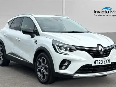 Używany Renault Captur Techno 160 KM (117 kW) 2023 Biały SUV