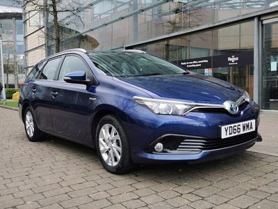 used Toyota Auris Hybrid 