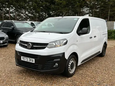 Used Vauxhall Vivaro S 100 HP (73 kW) 2022 White MPV