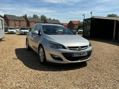 Used Vauxhall Astra Elite 2016 Silver Estate