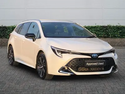 Used Toyota Corolla Design 140 HP (102 kW) 2026 White Estate