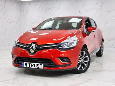 Used Renault Clio Urban 90 HP (66 kW) 2018 Red Hatchback
