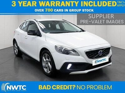 White Used 2014 Volvo V40 Hatchback | £6,095 (Fair price)