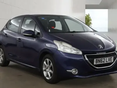 Używany Peugeot 208 Active 82 KM (60 kW) 2012 Niebieski Hatchback