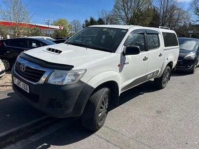 Used Toyota HiLux Active 144 HP (105 kW) 2015 White Pickup