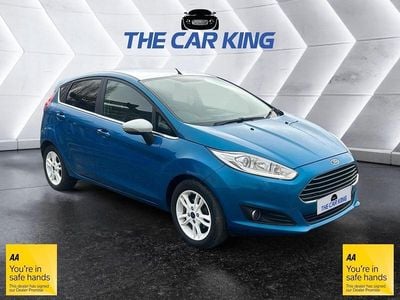 Begagnad Ford Fiesta Zetec 2016 Blå Halvkombi