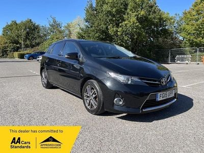 Black Used 2015 Toyota Auris Multidrive S Hatchback | £8,980 (Fair price)