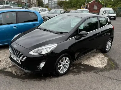 Używany Ford Fiesta Zetec 70 KM (51 kW) 2017 Czarny Hatchback