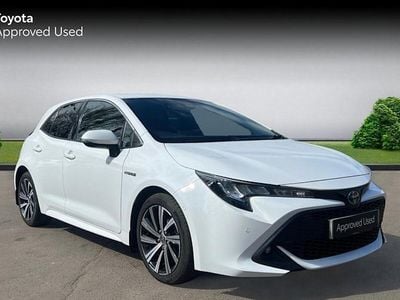 Used Toyota Corolla Design 122 HP (89 kW) 2021 White Hatchback