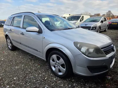 Usado Vauxhall Astra 2006 Plateado Familiar