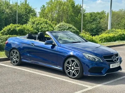 Używany Mercedes E220 AMG line 177 KM (130 kW) 2017 Niebieski Kabriolet