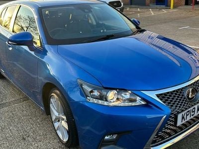 Lexus CT200h