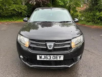 Gebraucht Dacia Sandero Lauréate 75 PS (55 kW) 2013 Schwarz Kleinwagen