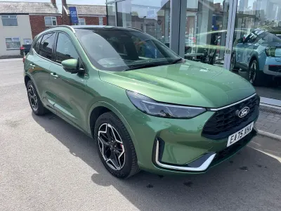 Used Ford Kuga ST-Line X 183 HP (134 kW) 2025 Green SUV