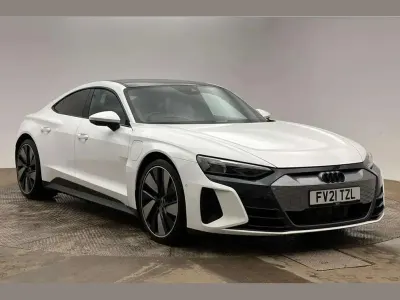 Second-hand Audi e-tron GT quattro Comfort 384 kW (523 CP) 2021 Alb Berlinǎ