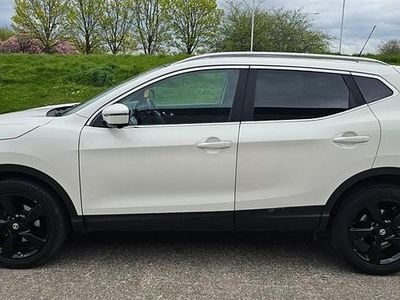 Used Nissan Qashqai N-TEC 2015 White SUV