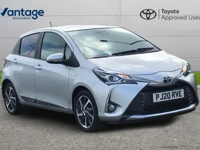 Used Toyota Yaris 99 HP (72 kW) 2020 Silver Hatchback