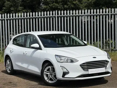 Used Ford Focus Zetec 100 HP (73 kW) 2018 White Hatchback