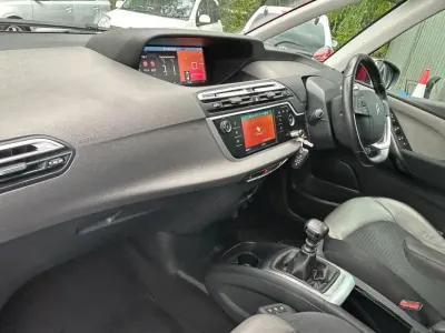 Used Citroën C4 SpaceTourer Flair 128 HP (94 kW) 2019 Red MPV
