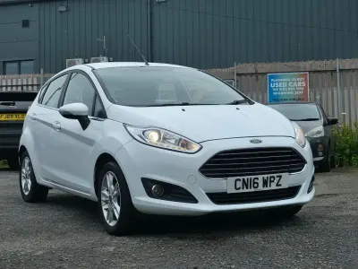 Used Ford Fiesta Zetec 100 HP (73 kW) 2016 White Hatchback