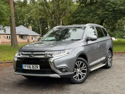 Used Mitsubishi Outlander 2016 Grey SUV