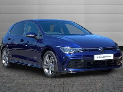 Second-hand VW Golf VIII R-line 150 CP (110 kW) 2022 Albastru Hatchback