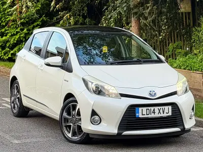 Used Toyota Yaris Trend 101 HP (74 kW) 2014 White Hatchback