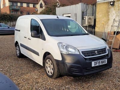White Used 2019 Peugeot Partner MPV | £6,499 (Fair price)