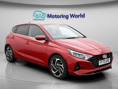 Używany Hyundai i20 Premium 101 KM (74 kW) 2023 Czerwony Hatchback