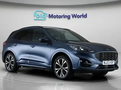 Usado Ford Kuga ST-Line X 225 CV (165 kW) 2023 Azul SUV