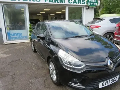 Used Renault Clio Dynamique 75 HP (55 kW) 2017 Black Hatchback