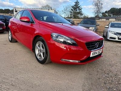 Used Volvo V40 SE 115 HP (84 kW) 2014 Red Hatchback