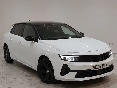 Used Vauxhall Astra 130 HP (95 kW) 2025 White Hatchback