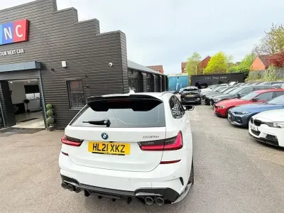 Begagnad BMW 330e M Sport 2021 Vit Kombi