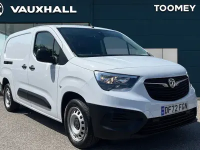 Used Vauxhall Combo S 101 HP (74 kW) 2022 White MPV