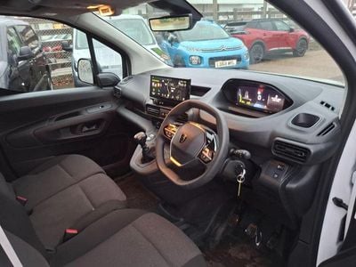 White Used 2024 Peugeot Partner MPV | £15,995 (Fair price)