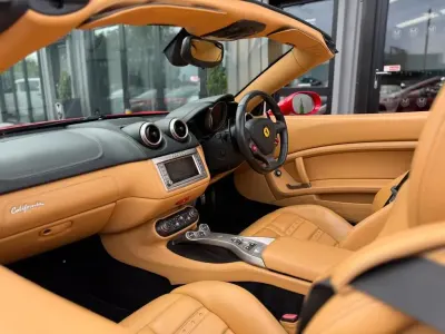 Used Ferrari California 490 HP (360 kW) 2010 Red Cabriolet