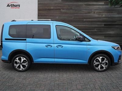Used Ford Tourneo Connect Active 120 HP (88 kW) 2023 Blue MPV