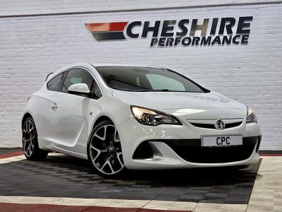 Used Vauxhall Astra GTC 276 HP (202 kW) 2016 White Coupe