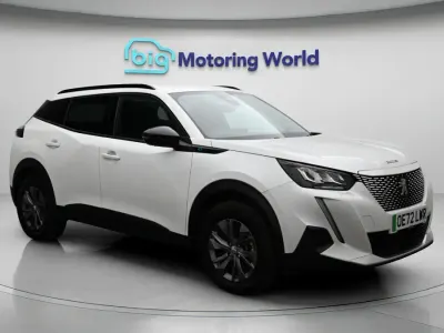 Używany Peugeot e-2008 Active+ 98 kW (134 KM) 2022 Biały SUV