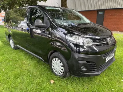 Used Vauxhall Vivaro 100 HP (73 kW) 2020 Black MPV