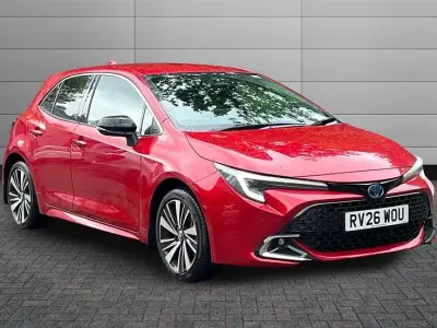 Usado Toyota Corolla Design 140 HP (102 kW) 2026 Vermelho Citadino