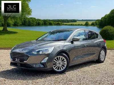 Used Ford Focus Titanium 125 HP (91 kW) 2018 Grey Hatchback