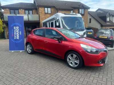 Used Renault Clio Play 75 HP (55 kW) 2016 Red Hatchback