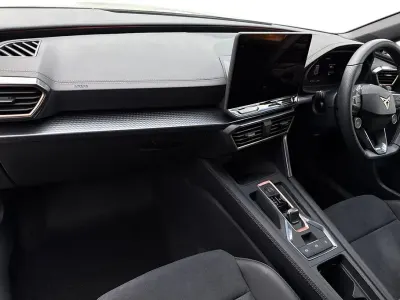 Usado Cupra Leon 2025 Gris Utilitario