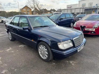 Used Mercedes E200 1995 Blue Sedan