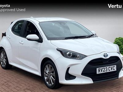 Used Toyota Yaris Hybrid 116 HP (85 kW) 2023 White Hatchback